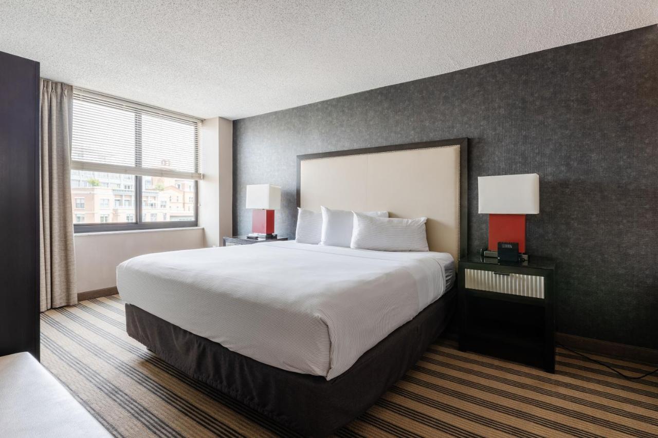 King 1 Bedroom Apartment