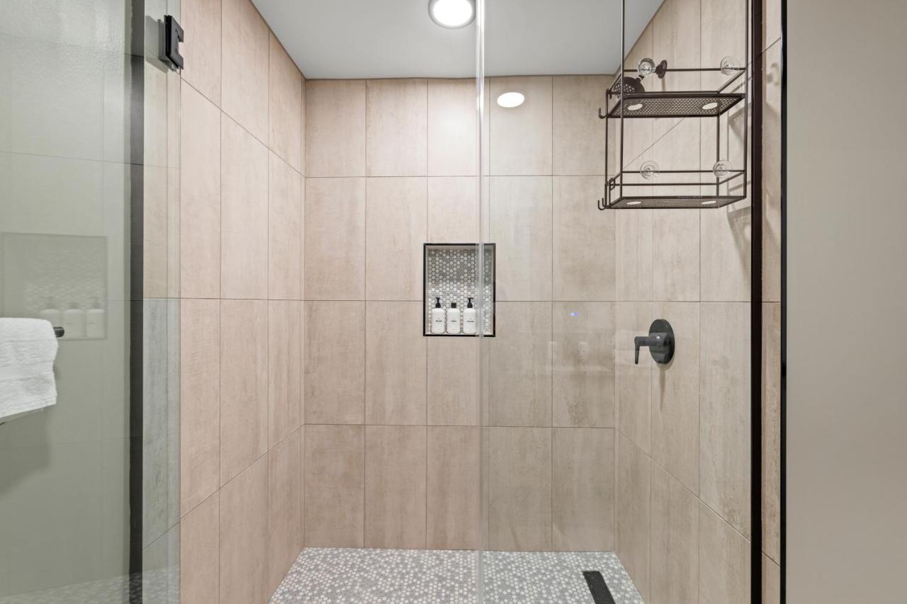Two-Bedroom Apartment,1345779632:JPEG