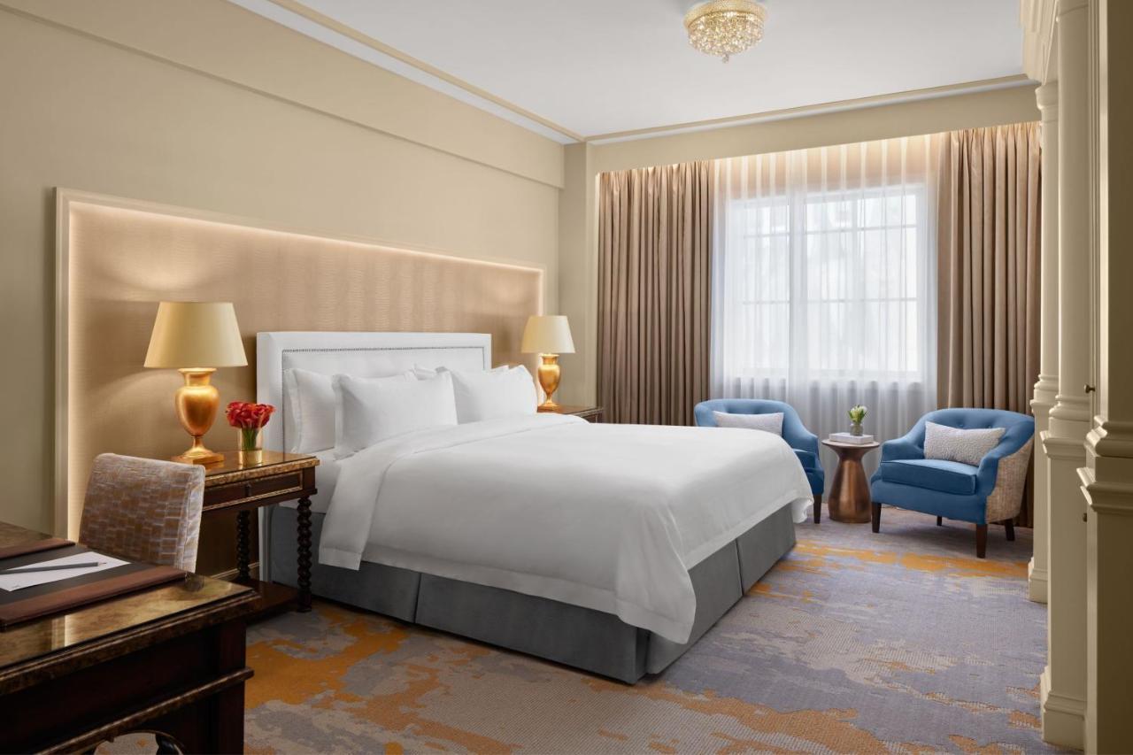 Premier King Room City View