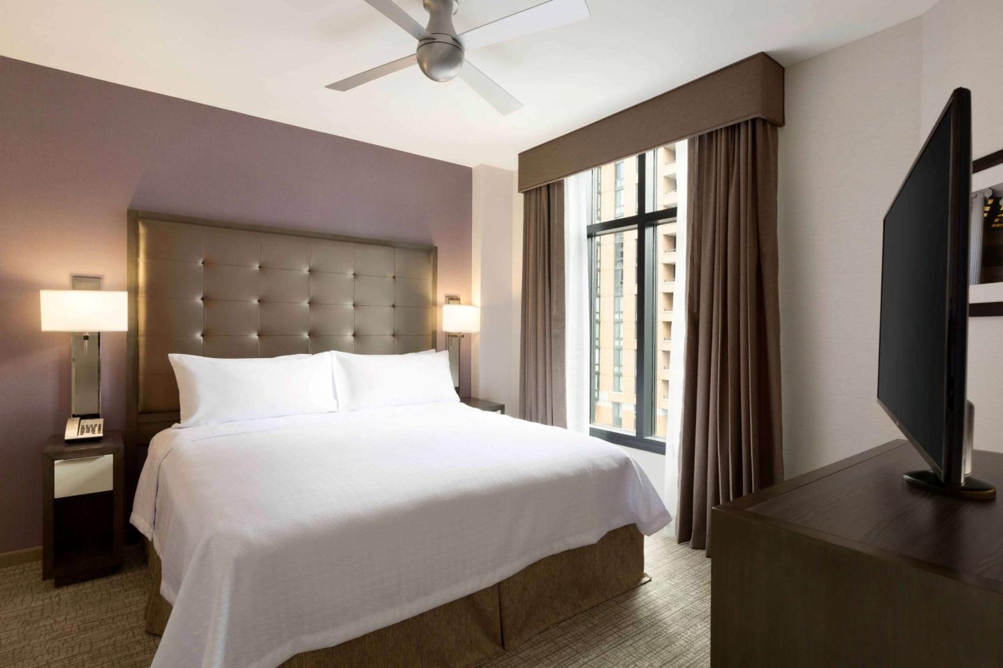 One-Bedroom King Suite Non-Smoking