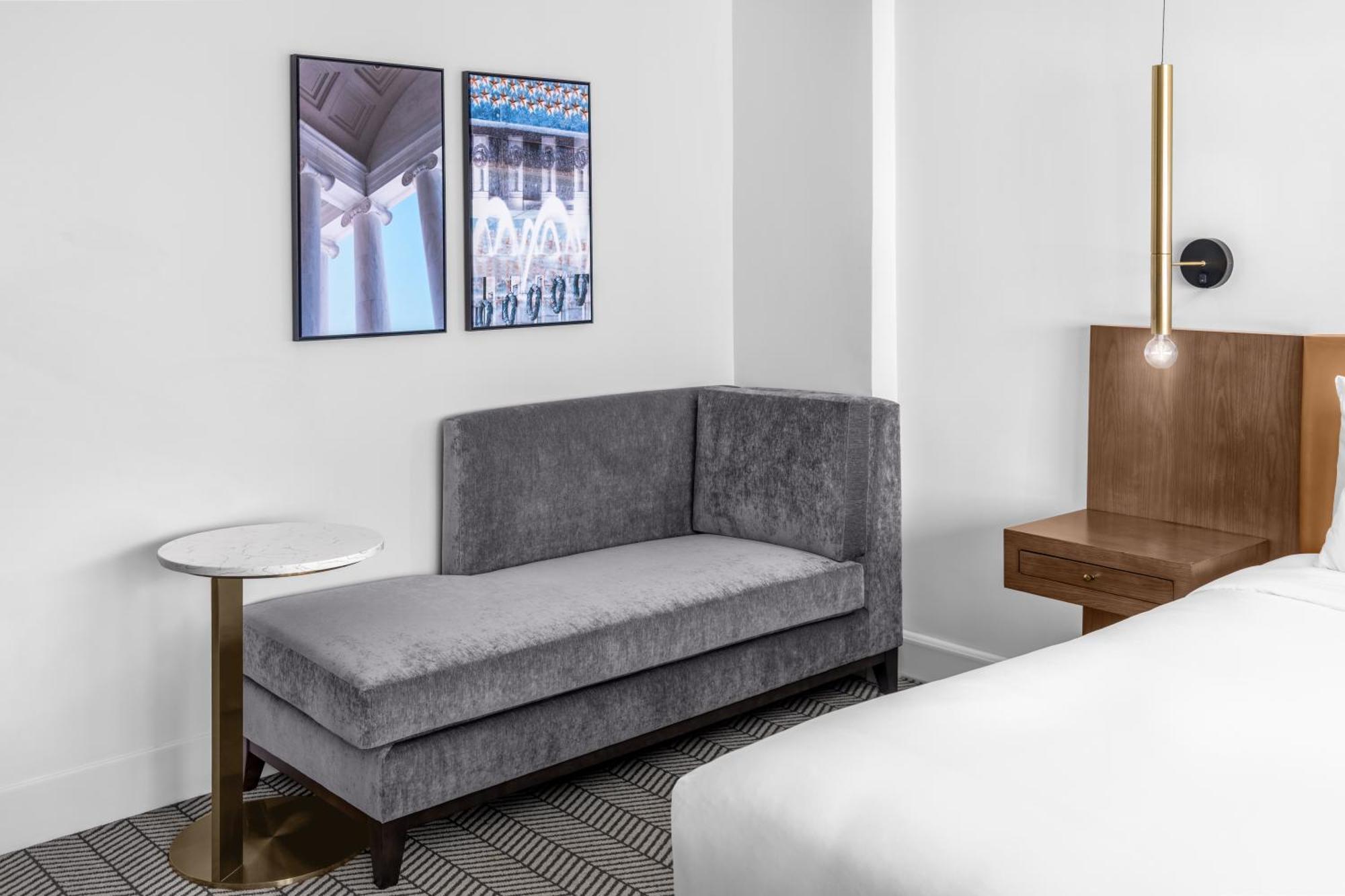 Deluxe King Room City View