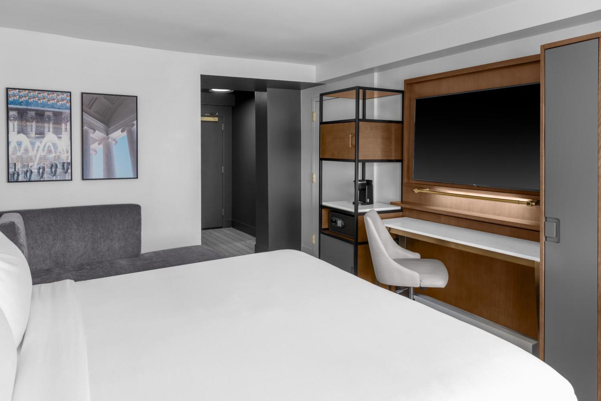 Standard King Room Hearing Accessible