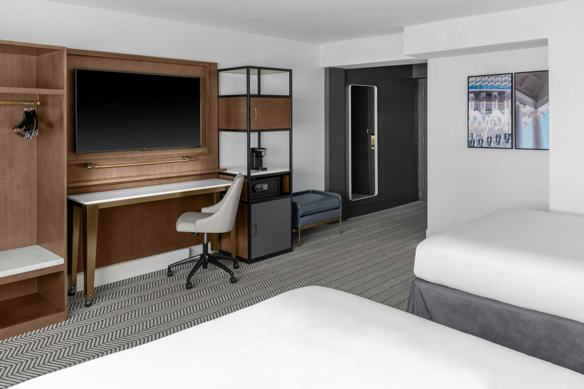 Standard Queen Room Two Queen Beds Hearing Accessible