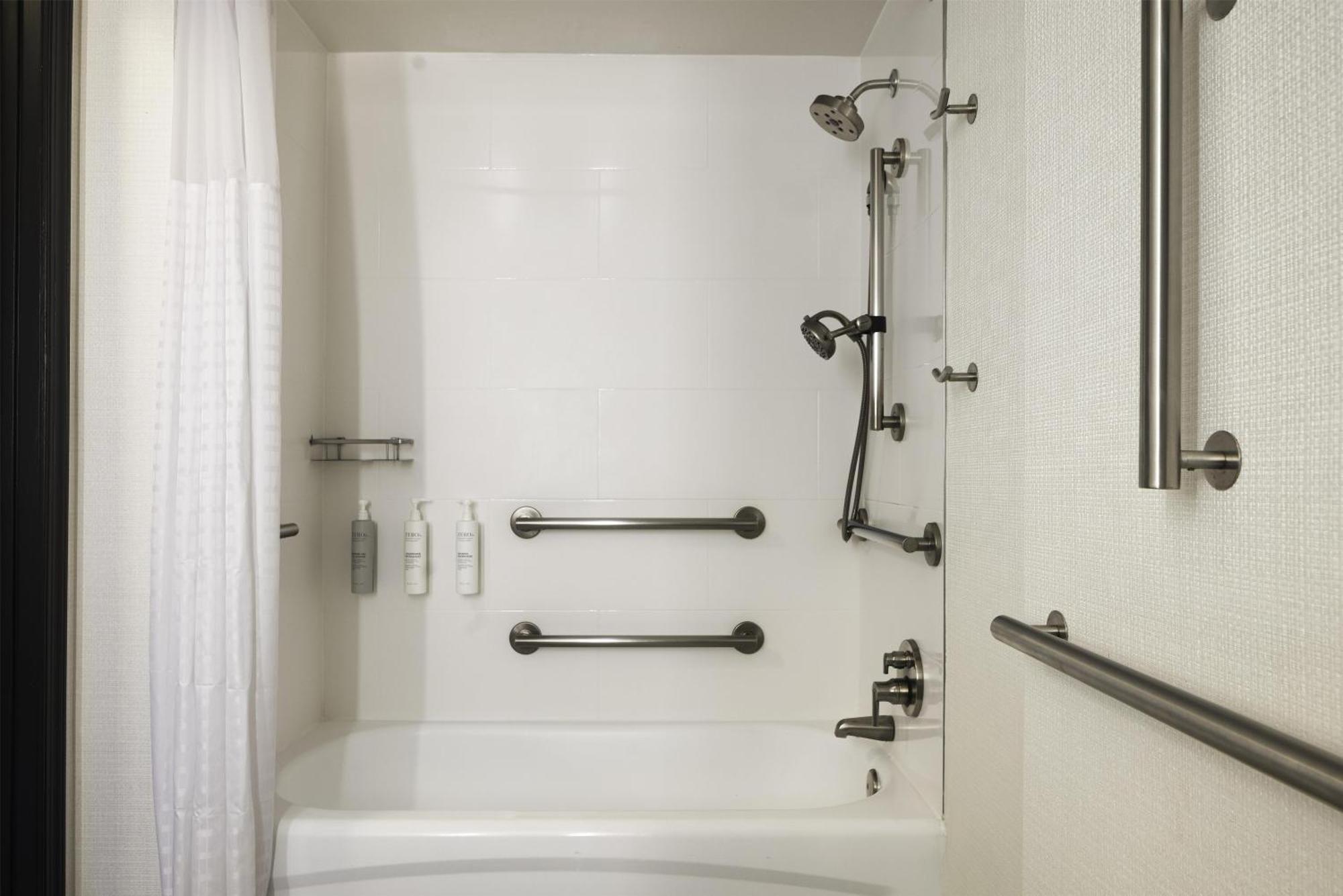 King Room Accessible Tub Mobility Access