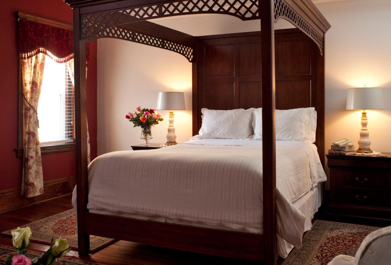 Queen Room 403