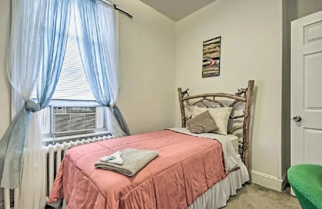 Anacostia 3 Bed Close To National Mall Free Parking-1