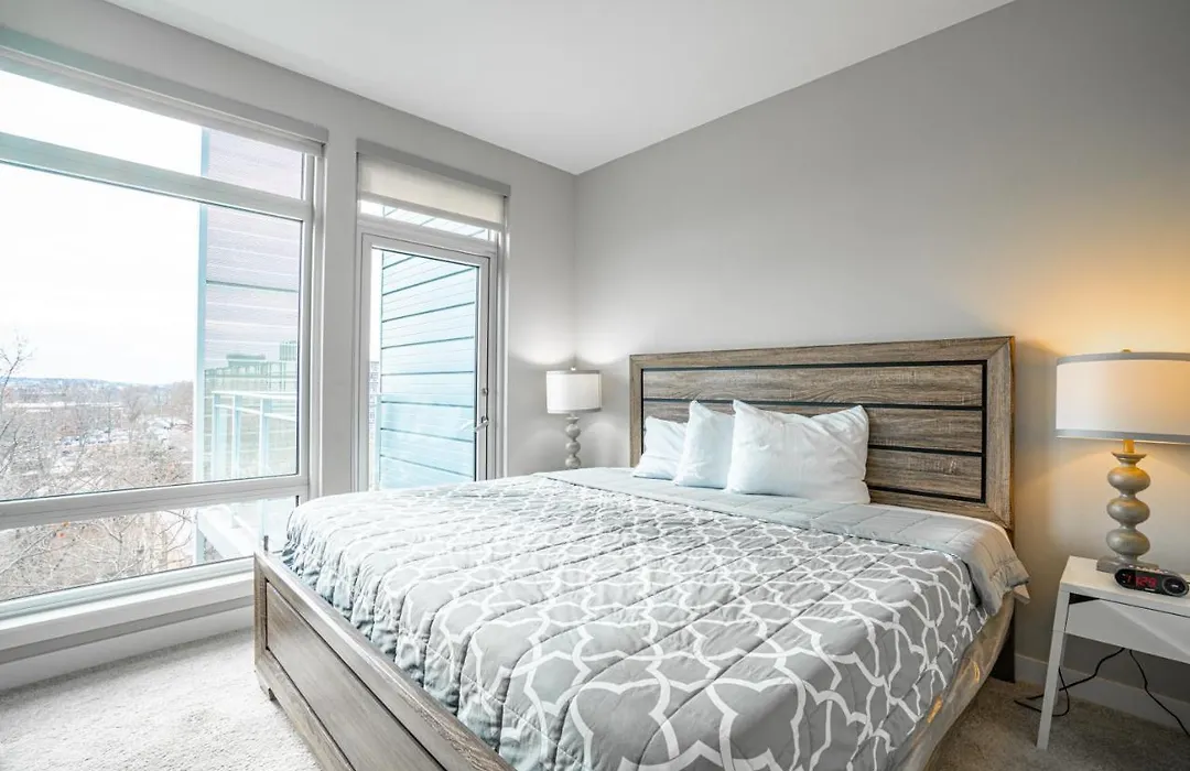 Two Bedroom Apartment Near Waterfront Apts-1