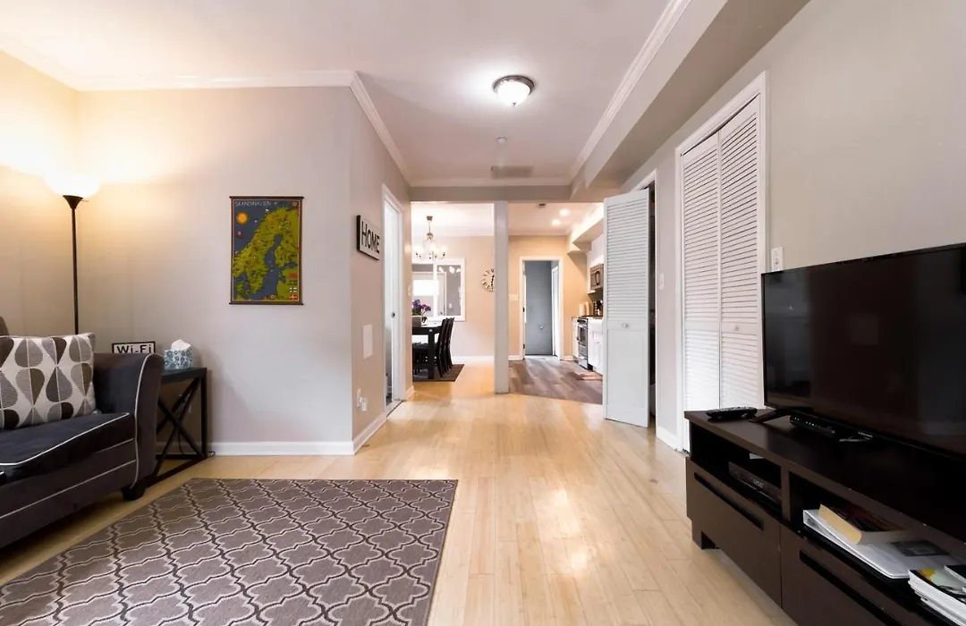 The Gray Corner House By Gallaudet 3 Bedroom 2 Ba-1