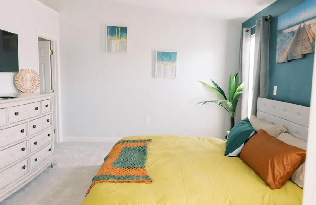 The Urban Oasis, Sleeps 10, Convenient To National Mall, Walk To Metro!-1