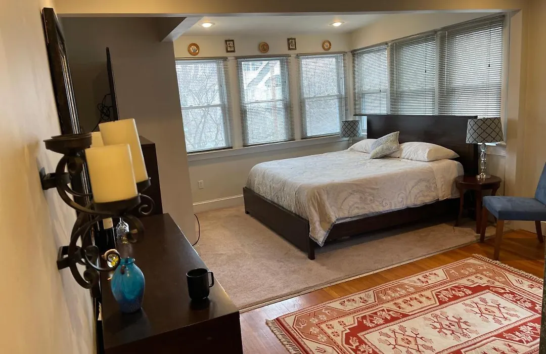 Deluxe King Master Suite-1