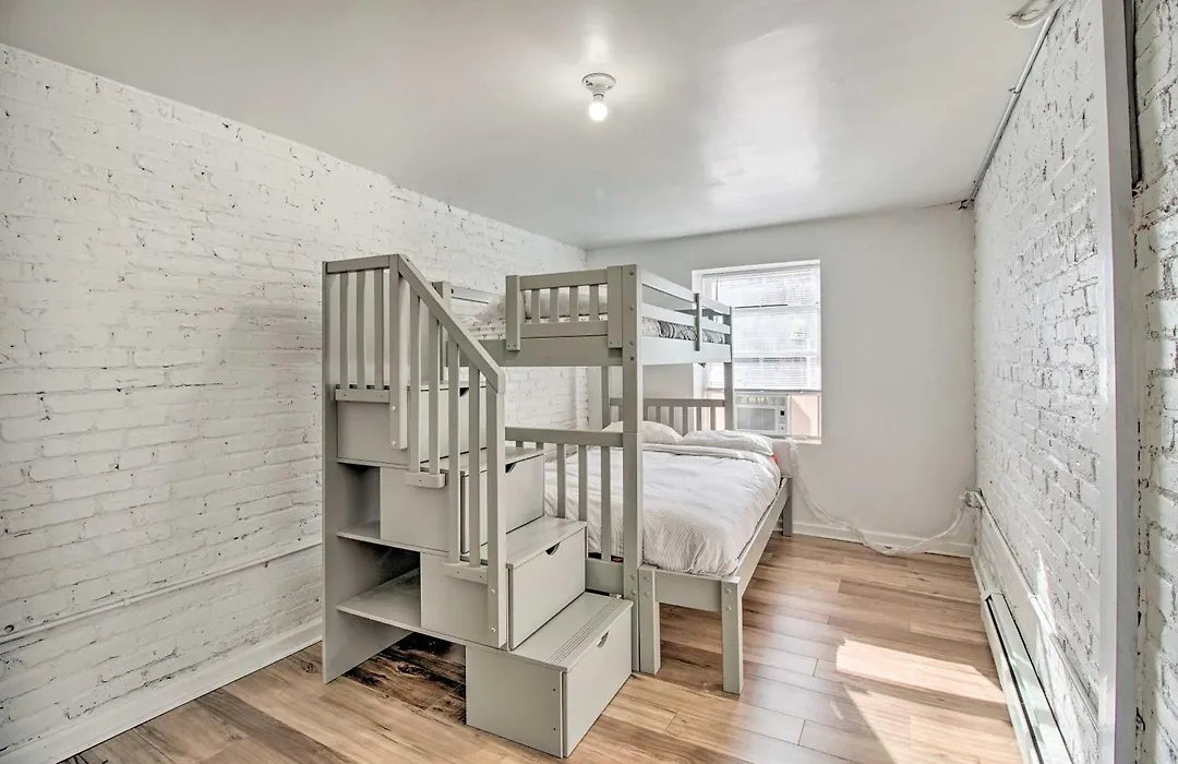 4Br+Parking Central Townhouse Walk To Metro&Shops-1