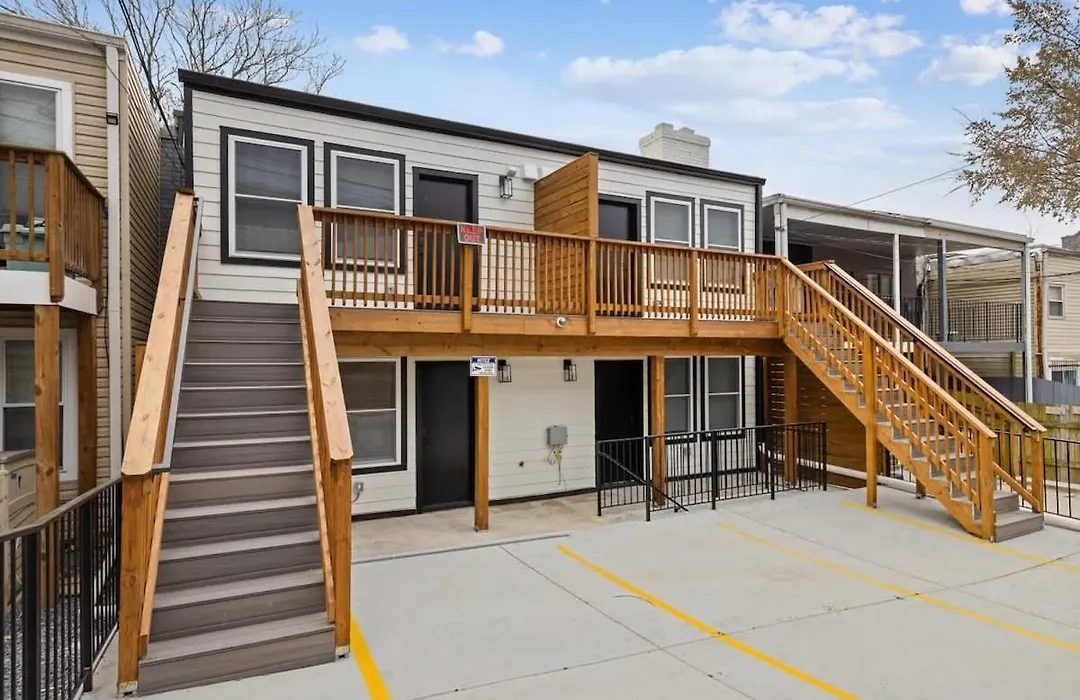 Excellent 2-Br Condo In Hip Area Of Dc-1