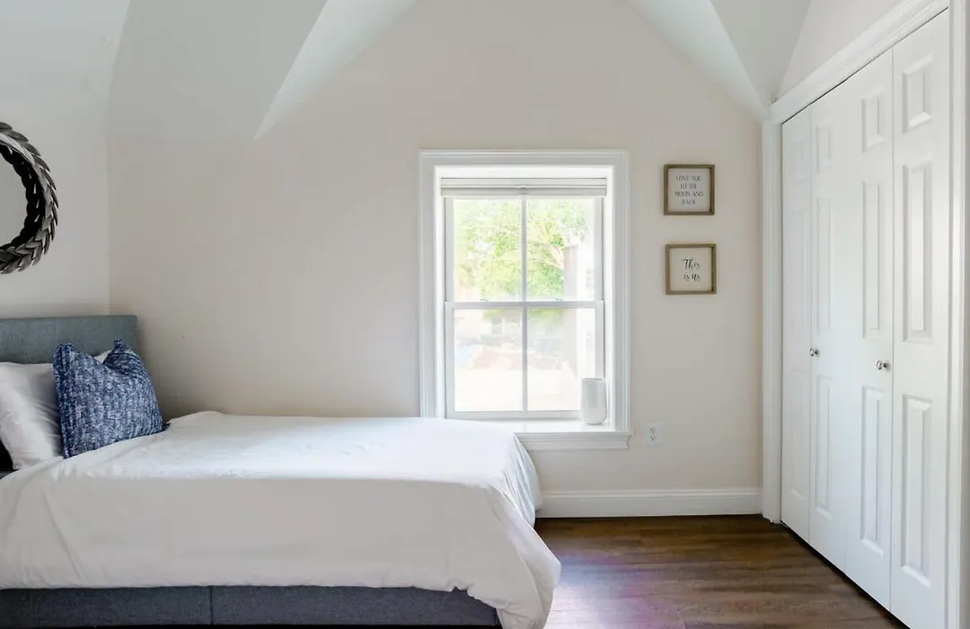 Decompress In The Zen Surroundings Of A Cozy Carriage House-1