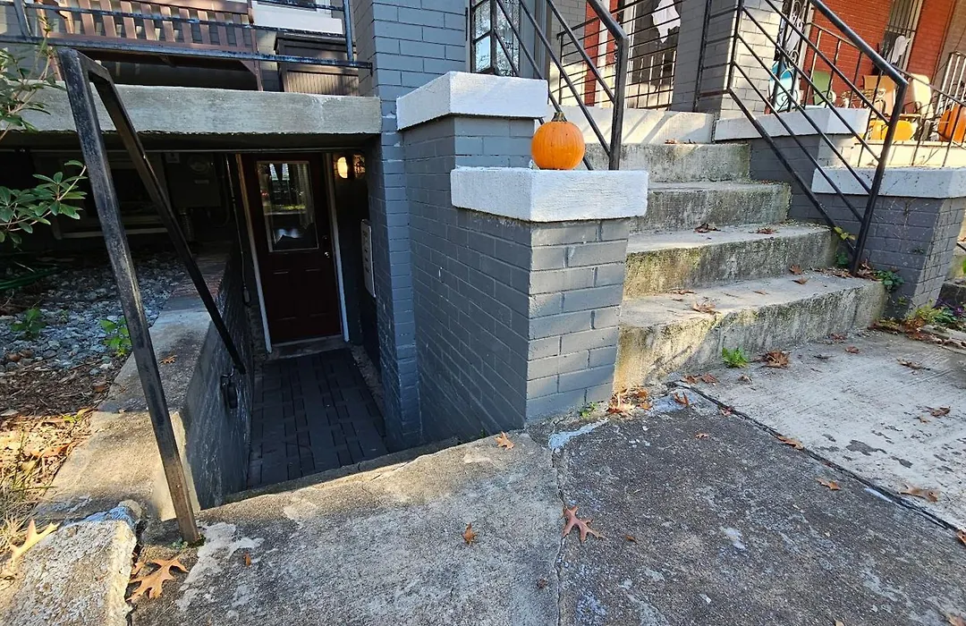 English Basement Suite In Petworth, Washington, Dc -- Free Off-Street Parking, Walk To Metro And Restaurants-1