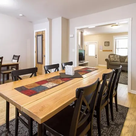 The Gray House By Gallaudet 4 Bedroom 3 Ba-2