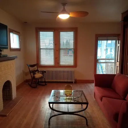 4Br 2 Full Bath Sleeps 10 Large Yard 2 Cars-3