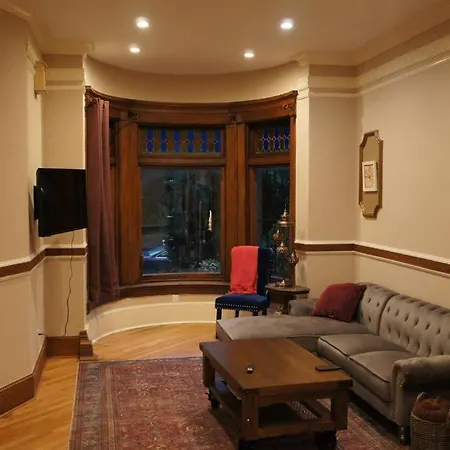 Dupont/Logan Circle Historic One Bedroom-3