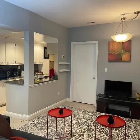 Central Victorian 1-Bed Getaway- National Mall-2