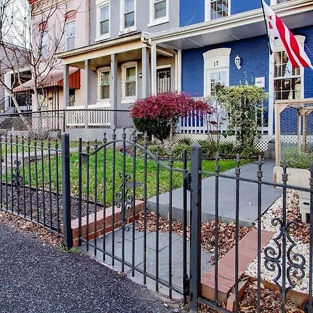 Family-Friendly Home For Travelers Near Subway-2