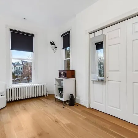 H St Dc Haven 4-Br Homestay-3