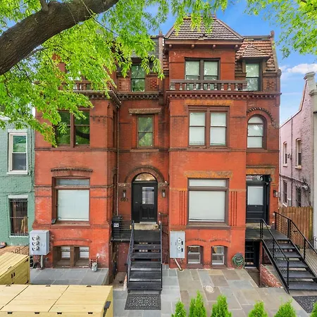 Spacious, Historic Logan Circle Rowhouse-3