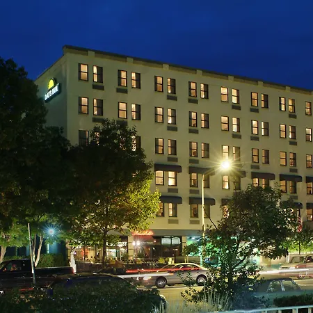 Days Inn By Wyndham Washington Dc/Connecticut Avenue-3