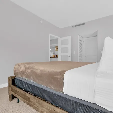 Heaven On Washington Fully Furnished Apartments-3