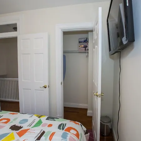 3-Min Walk To Petworth Metro Station ;10 Mins To Convention Center: Private Cozy And Quiet Bedroom And Bathroom-2