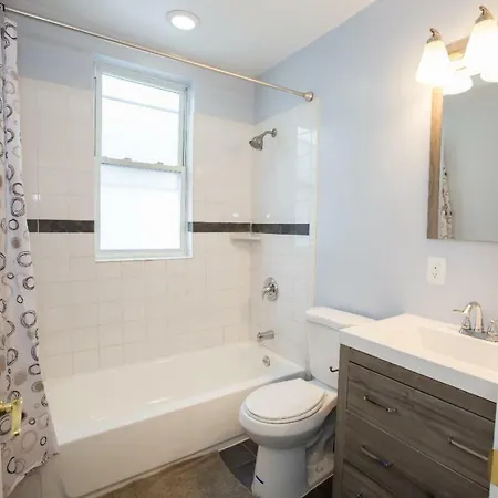 3-Min Walk To Petworth Metro Station ;10 Mins To Convention Center: Private Cozy And Quiet Bedroom And Bathroom-3