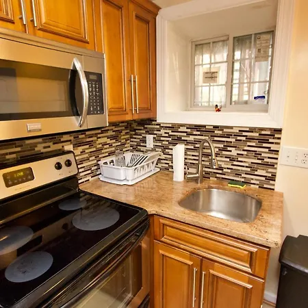 Chic Downtown In-Law Suite-3